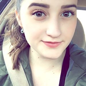 Meet your Posher, Kasey